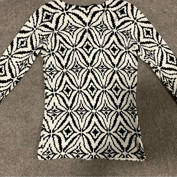 Saks Fifth Ave The Red Brand Sweater Size Small - Picture 2 of 11